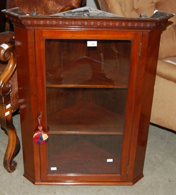Lot 724 - An early 20th century mahogany hanging corner...