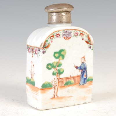 Lot 644 - A Chinese porcelain famille rose tea caddy and white metal cover, Qing Dynasty