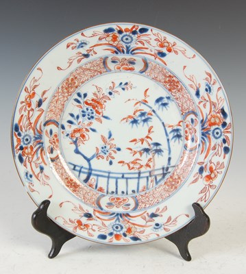 Lot 641 - A Chinese porcelain Imari plate, Qing Dynasty