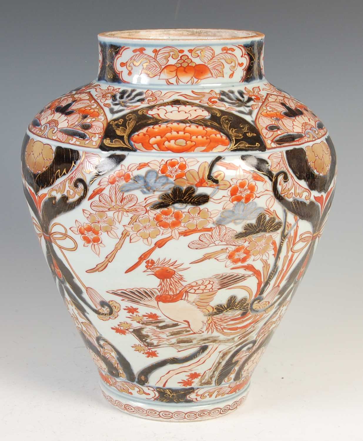Lot 747 - A Japanese Imari porcelain jar, Edo Period