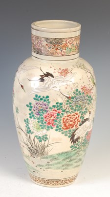 Lot 725 - A Japanese Satsuma pottery vase, early 20th century