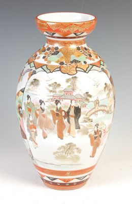 Lot 722 - A Japanese Kutani porcelain vase, early 20th century