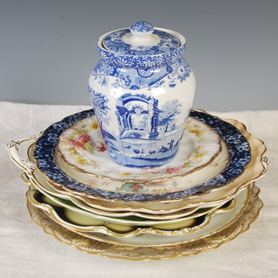 Lot 612 - A Spode blue printed 'Italian' pattern storage jar and cover