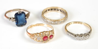 Lot 478 - A group of four assorted early 20th century rings