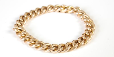 Lot 470 - A late 19th/ early 20th century yellow metal curb link bracelet