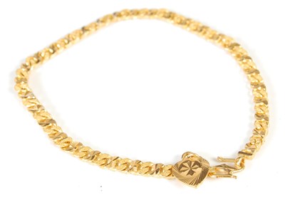 Lot 469 - A high carat Singapore gold bracelet