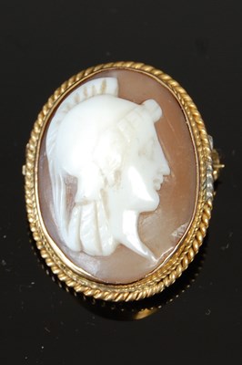 Lot 482 - A late 19th / early 20th century yellow metal mounted cameo brooch