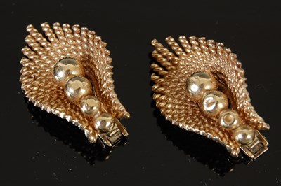 Lot 464 - A pair of Art Deco style 9ct gold earclips