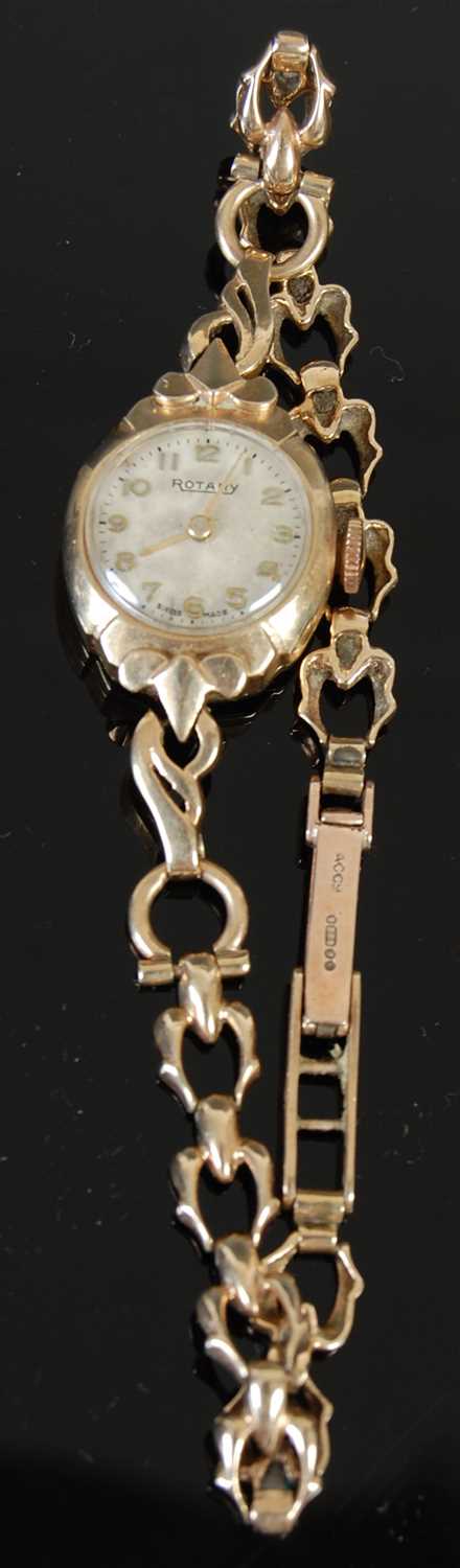 Lot 451 - A 9ct gold cased ladies Rotary bracelet watch