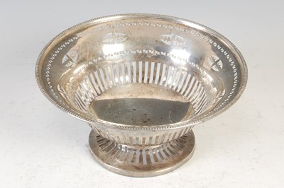 Lot 414 - An Edwardian silver footed bowl, Birmingham, 1909, makers mark of W.N