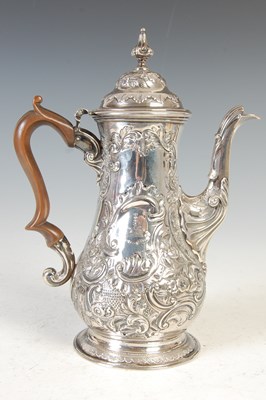 Lot 432 - A Georgian silver coffee pot, London, probably 1758, date letter obscured, makers mark rubbed