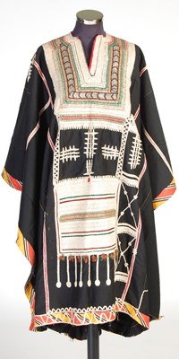 Lot 191 - A vintage Yemini, Bajil, ladies black ground dress