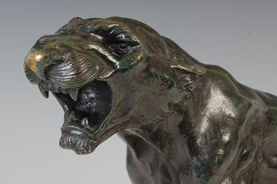 Lot 167 - Nino De Fiesole, an Art Deco bronze model of a roaring tiger