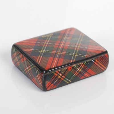 Lot 232 - A small Mauchline tartan ware sycamore rectangular snuff box