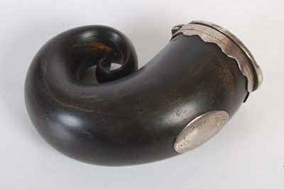 Lot 247 - A Scottish curly horn snuff mull