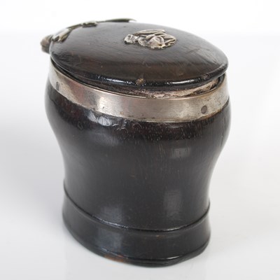 Lot 270 - Jacobite Interest - A Scottish ebony upright baluster snuff mull