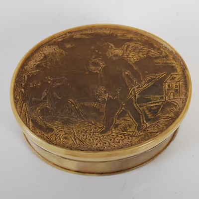 Lot 278 - A blonde horn oval snuff box