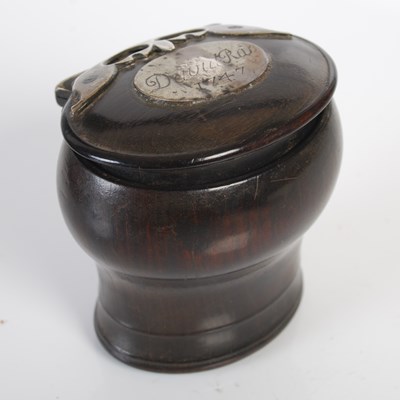 Lot 284 - A Scottish treen baluster snuff mull