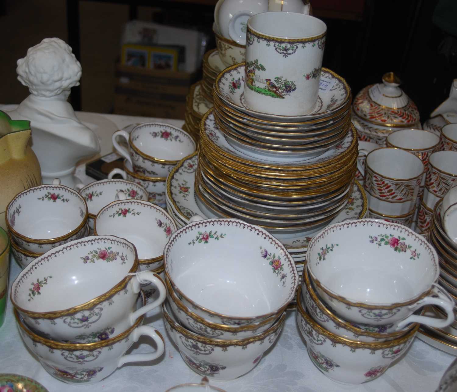 Lot 418 - A Copeland Spode Chelsea pattern part dinner...