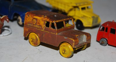 Lot 302 - A collection of vintage toy cars to include...