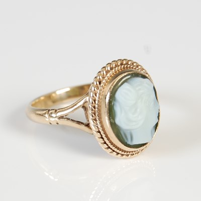 Lot 441 - A 9ct gold cameo-set ring, ring size 'I 1/2',...