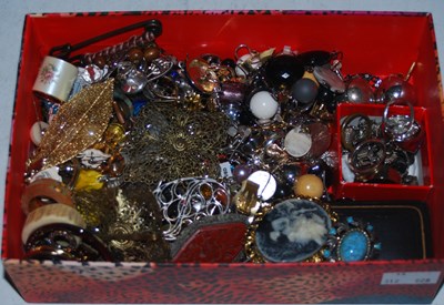 Lot 128 - Box - assorted costume jewellery.