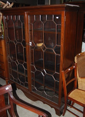 Lot 935 - A late 19th / early 20th century mahogany...