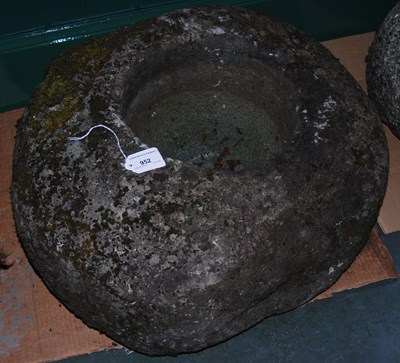 Lot 952 - A stone bird bath/ planter.