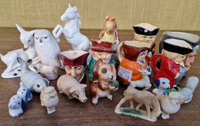 Lot 347 - A collection of mixed ceramics to include...