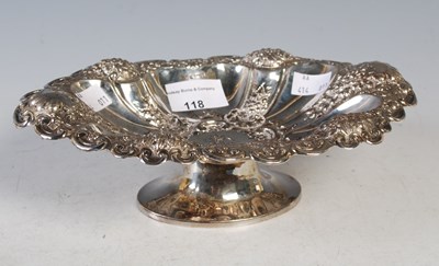 Lot 118 - A Victorian silver footed bowl, Sheffield 1899,...