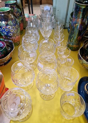 Lot 408 - A collection of assorted glassware.