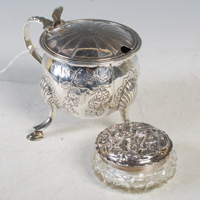 Lot 157 - An antique Irish silver mustard pot, of...