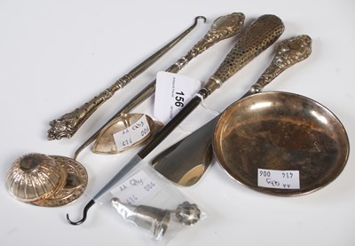 Lot 156 - A collection of silver to include a London...