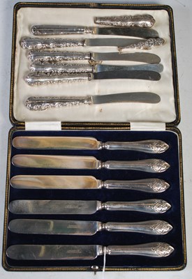 Lot 174 - A cased set of six silver handled afternoon...