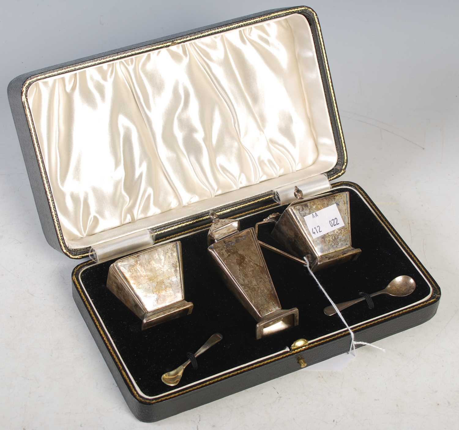 Lot 179 - A Birmingham silver Art Deco style three piece...