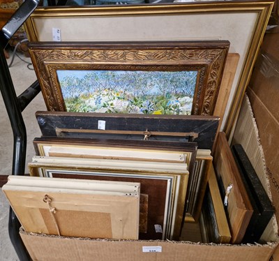 Lot 534 - Box - decorative pictures and prints to...