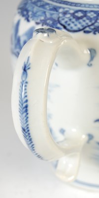 Lot 530 - A Chinese porcelain blue and white teapot and...