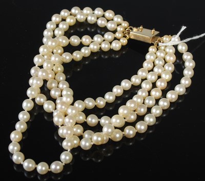 Lot 76 - A vintage four strand pearl choker with 9ct...