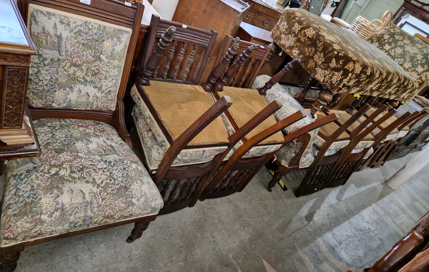 Lot 721 - A Victorian parlour suite comprising chaise...