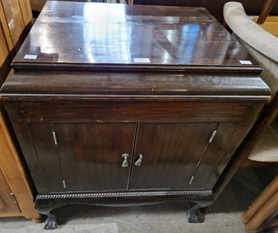 Lot 741 - An antique Chorister mahogany gramophone,...