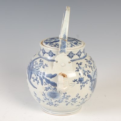 Lot 559 - A Chinese blue and white porcelain tea kettle...