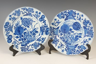 Lot 566 - A pair of Chinese porcelain blue and white...