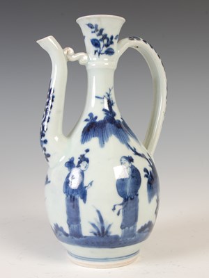 Lot 568 - A Chinese porcelain blue and white wine ewer,...