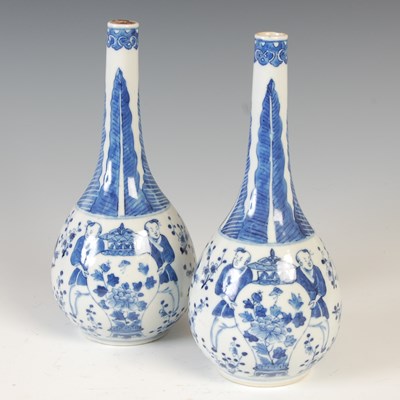 Lot 572 - A pair of Chinese porcelain blue and white...