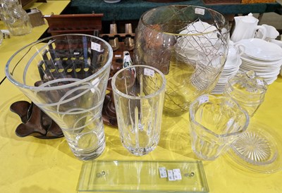 Lot 353 - A group of assorted glassware comprising four...