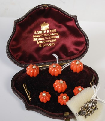 Lot 71 - A cased set of late 19th / early 20th century...
