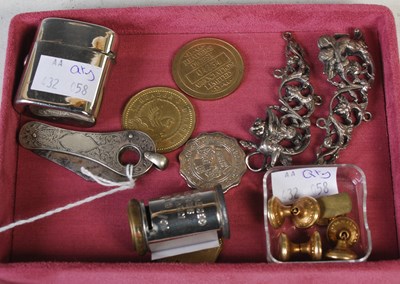 Lot 97 - A collection of various items to include a...