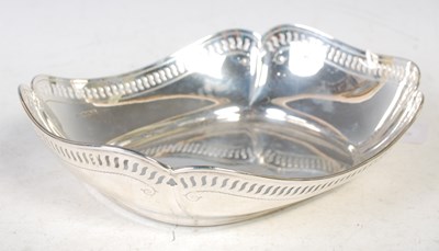 Lot 142 - A Sheffield silver quatrefoil shape bowl with...