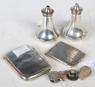 Lot 147 - A collection of silver to include a Birmingham...