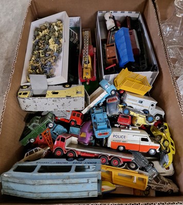 Lot 426 - A box of assorted Diecast and other toy...